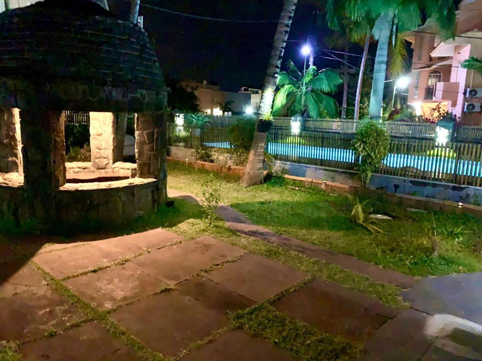 White Castle Villa Pereybere Beach Bagian luar foto