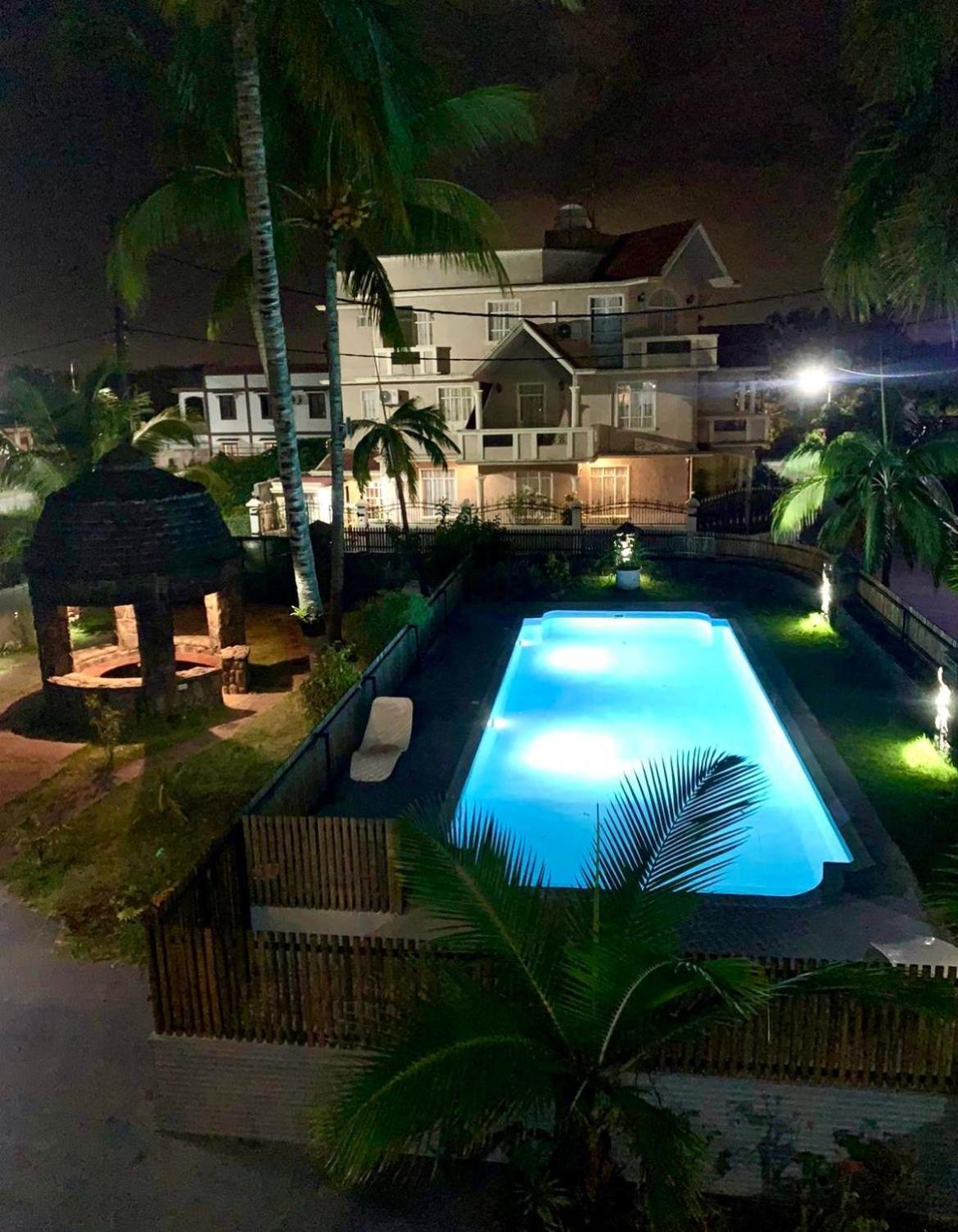 White Castle Villa Pereybere Beach Bagian luar foto