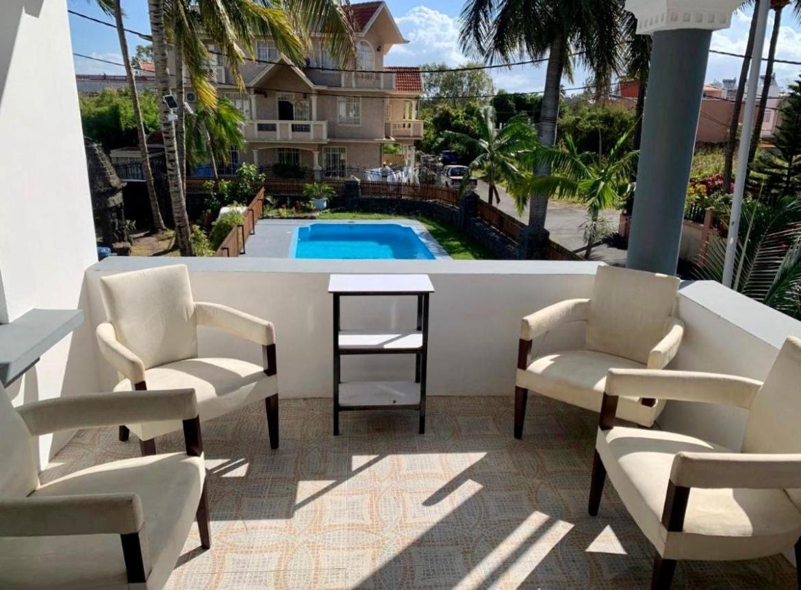 White Castle Villa Pereybere Beach Bagian luar foto